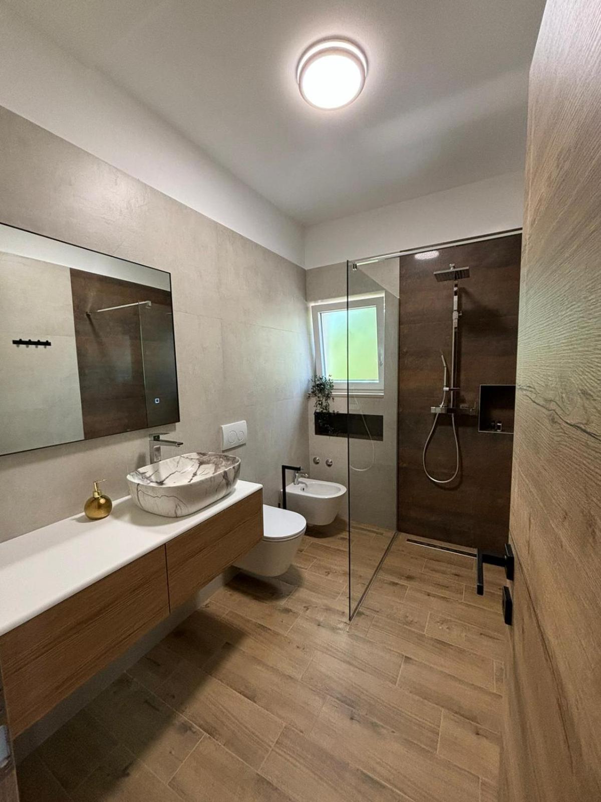 Apartment And Room Marlen โรวินสโก เซโล ภายนอก รูปภาพ