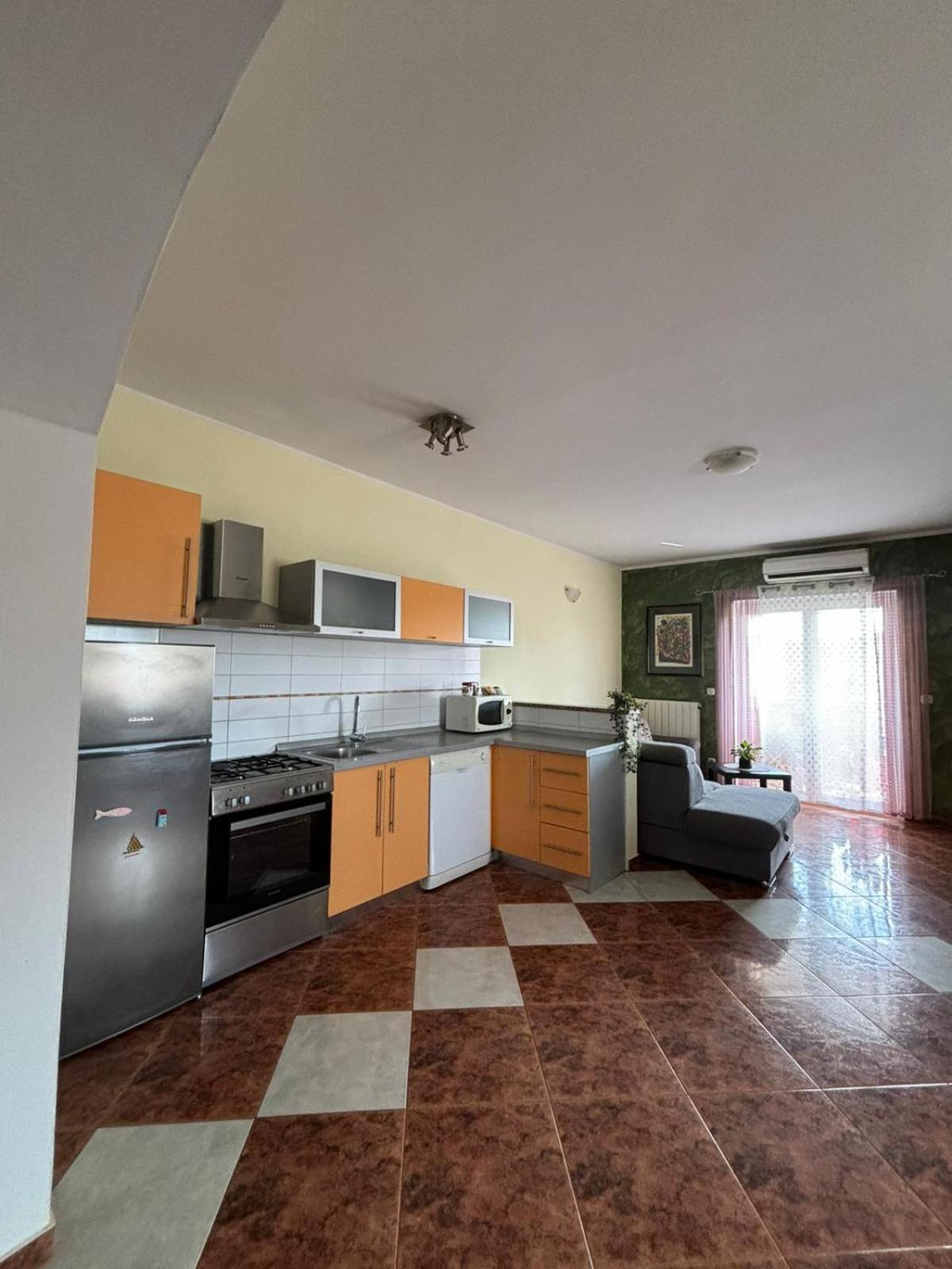 Apartment And Room Marlen โรวินสโก เซโล ภายนอก รูปภาพ